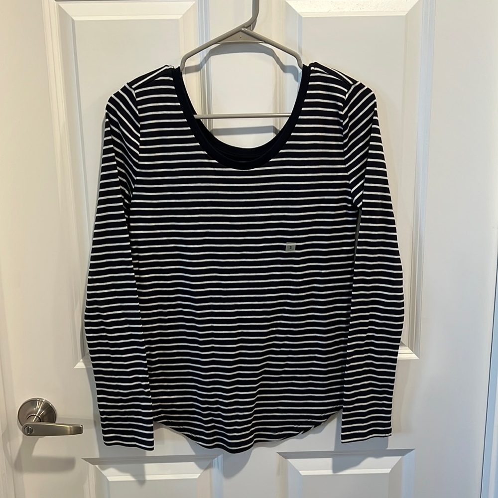 Loft scooped neck long sleeve shirt